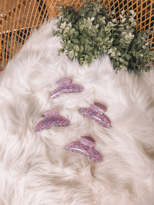 The BRUNETTE Label The Marble Claw Clip - Lilac