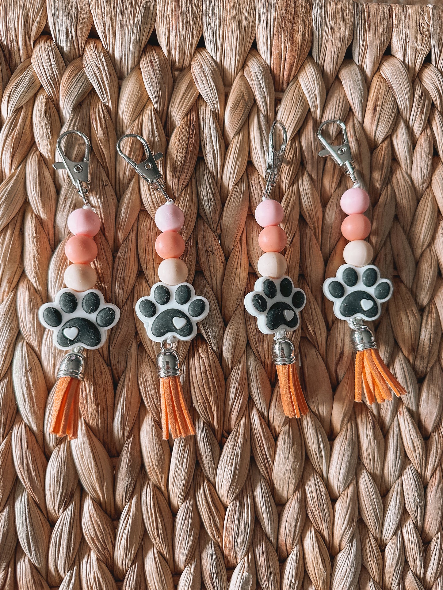 Hart Strings Keychain - Dog Paws