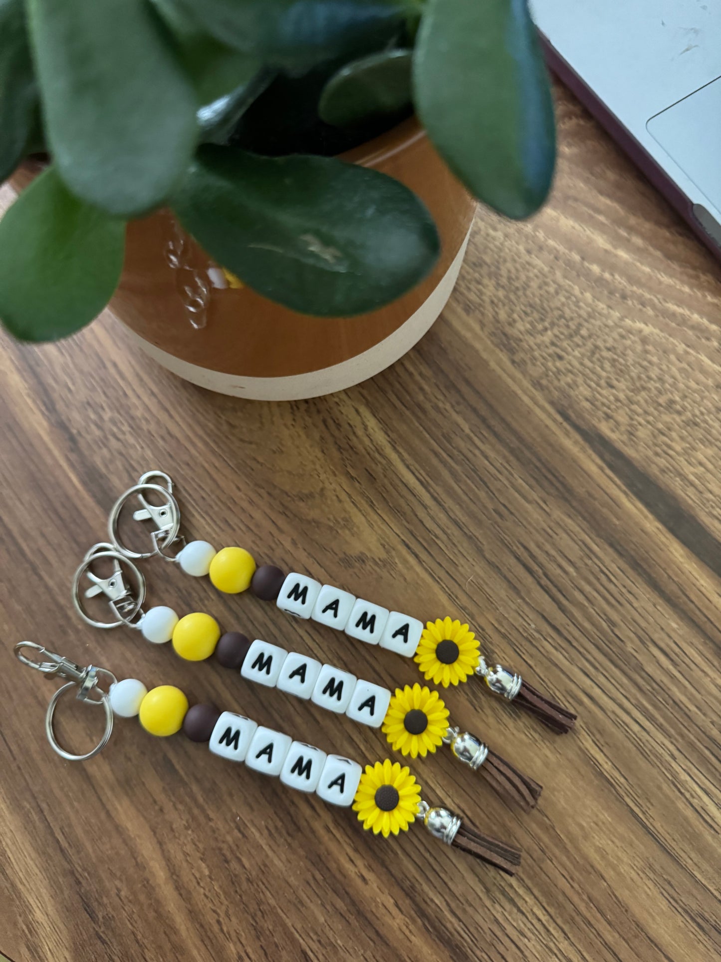 Hart Strings Keychain - Mama Yellow Daisy